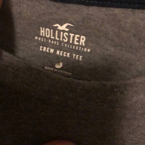 Hollister Tee💕 - Picture 3 of 3
